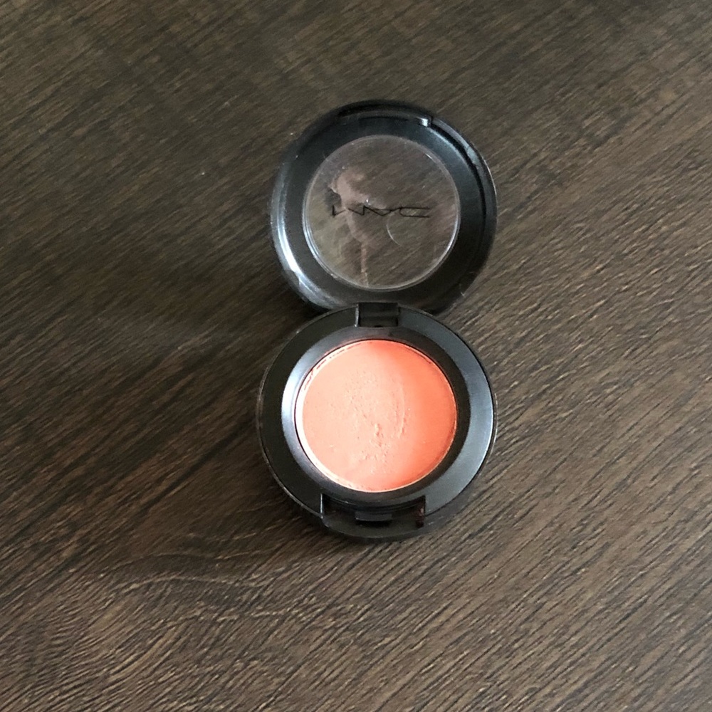 🆕 Mac Eyeshadow, color; Peppier.